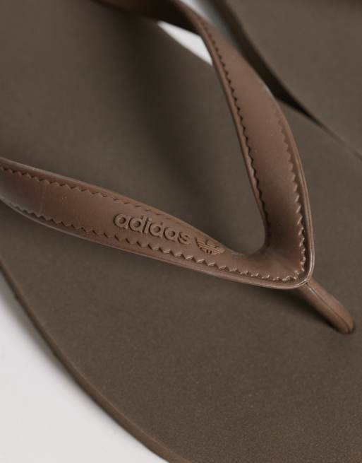adidas Originals adisun Sandalen in Hellbraun, 3 von 4