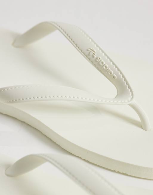 adidas Originals – adisun – Zehenstegsandalen in Weiß , 3 von 4