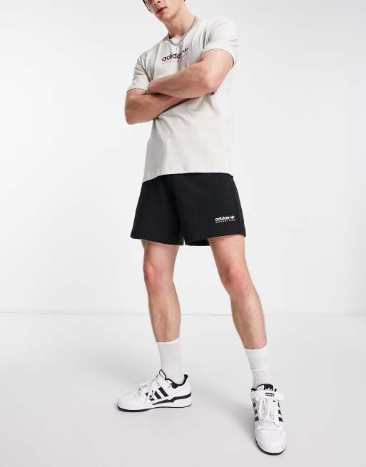 adidas Originals – Adventure – Shorts in Schwarz