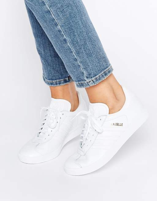 Acostumbrados a Cumplimiento a Conejo adidas Originals All White Leather Gazelle Unisex Sneakers | ASOS