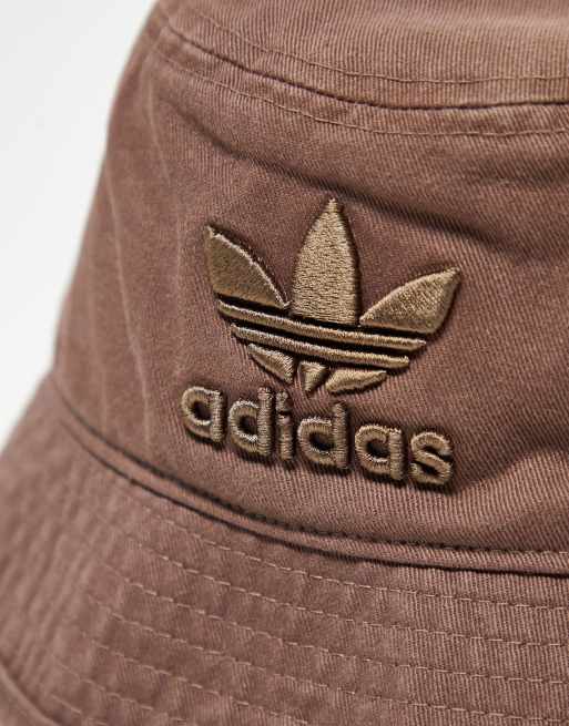 Adidas tan logo online