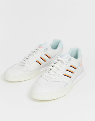 adidas Originals - A.R - Sneakers bianco sporco | ASOS