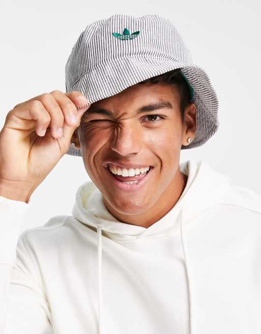 adidas Originals - Archive - Cappello da pescatore a righe