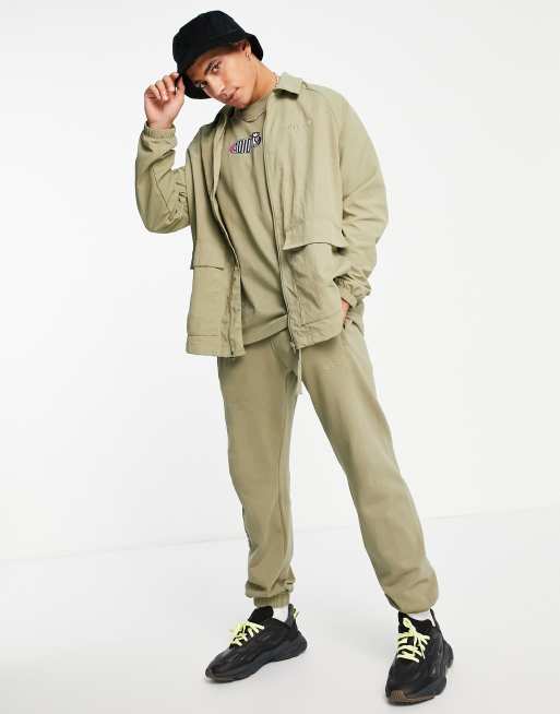 adidas Originals – Area 33 – Khakigrön tränarjacka