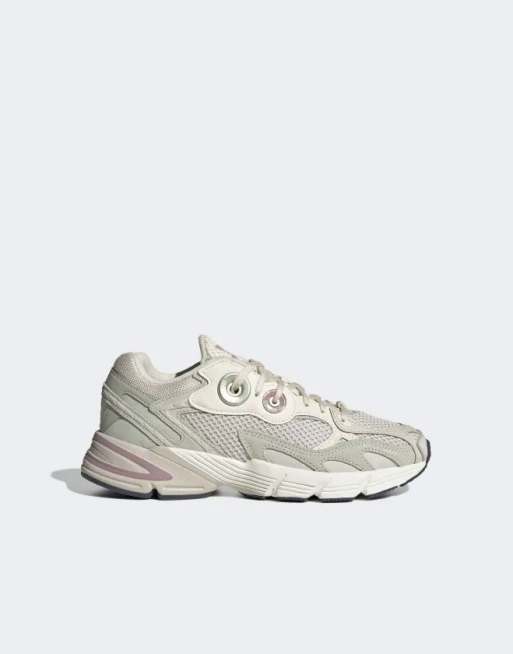 adidas Originals – Astir – Białe buty sportowe z detalami w neutralnych odcieniach