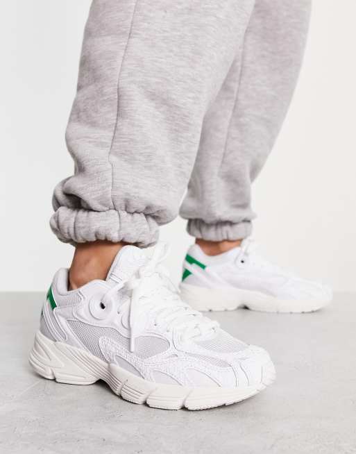 adidas Originals – Astir – Sneaker in Weiß und Grün
