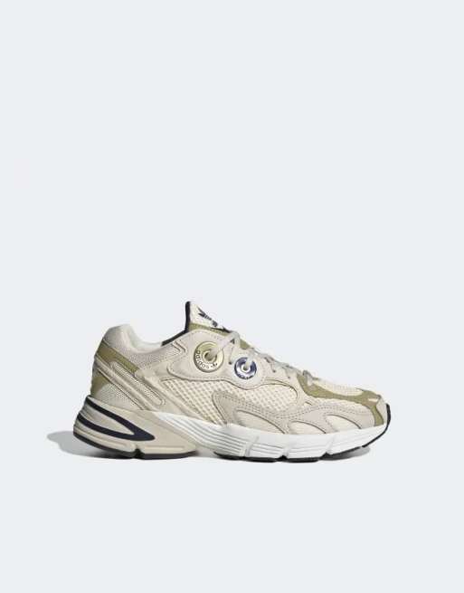 adidas Originals - Astir - Sneakers i bleg brun