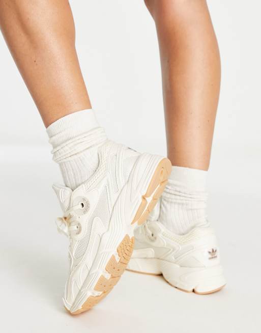 Adidas trainers shop womens gum sole