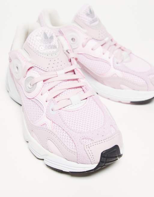 Adidas light store pink trainers