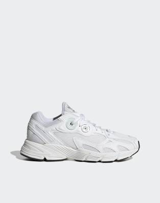 adidas Originals Astir trainers in white - view 1