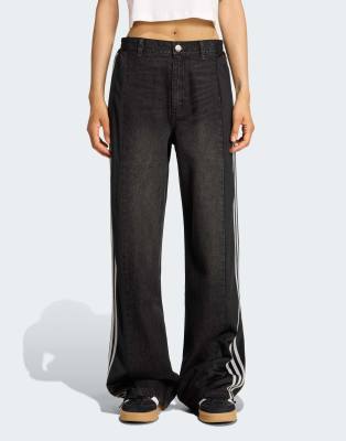adidas Originals - Athletic Dept - Firebird - Denim-Hose in Schwarz