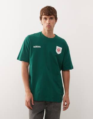 athletic t-shirt in dark green