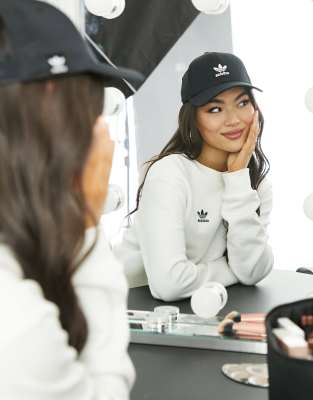 Adidas outfits with outlet hat