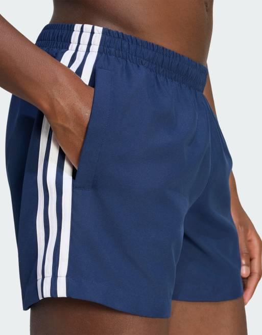 adidas Originals – Badeshorts in Night Indigo mit den drei Streifen, 4 von 4