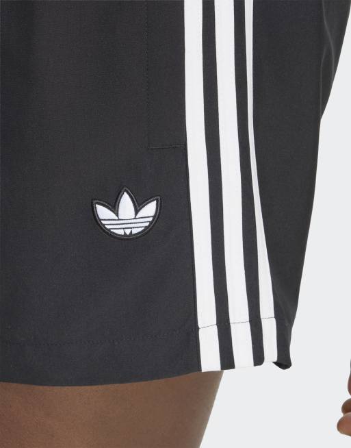 adidas Originals – Badeshorts in Schwarz mit den drei Streifen, 4 von 4