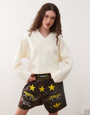 [adidas Originals] adidas Originals ballet v-neck sweat in cream-White L CREAM