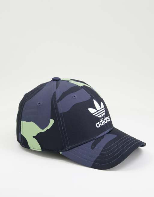 adidas Originals - Baseballpet met camouflageprint in marineblauw