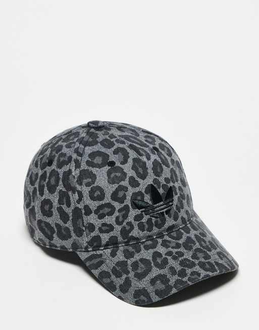 adidas Originals - Baseballpet met luipaardprint in carbon/zwart