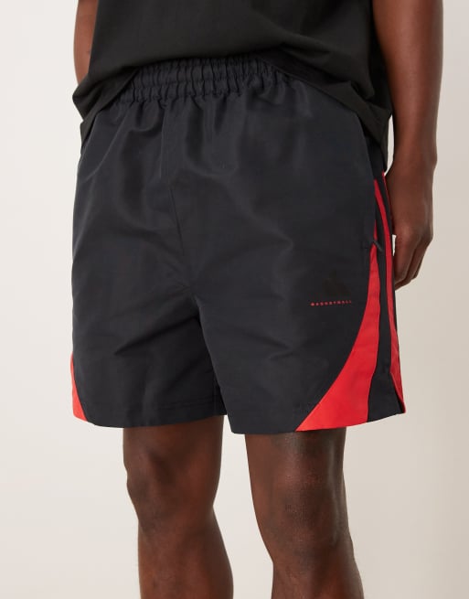 adidas Originals – Basketball-Shorts in Schwarz und Rot, 3 von 5