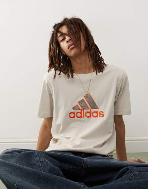 adidas Originals - Beige T-shirt med grafisk print - view 1
