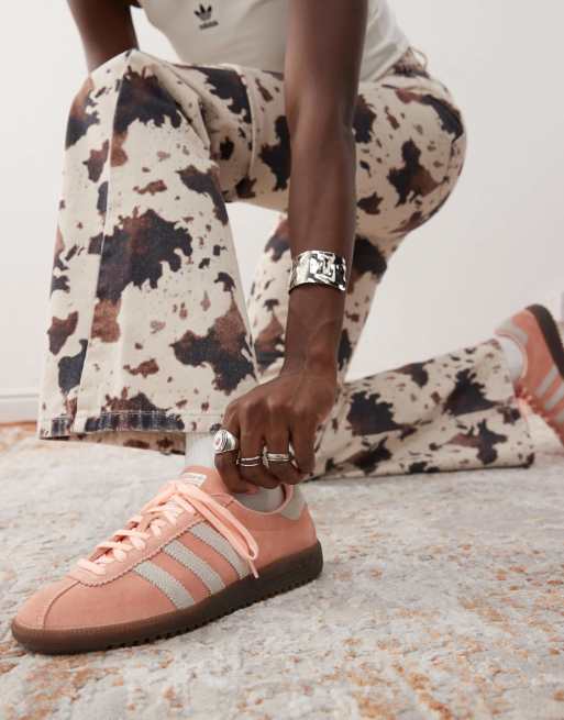 adidas Originals – Bermuda – Buty sportowe w kolorze różowym i złamanej bieli