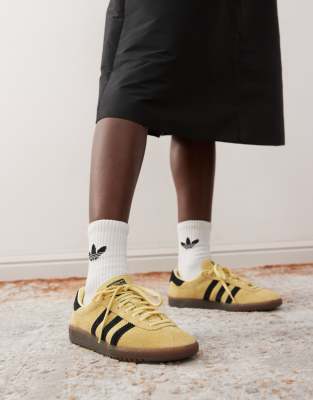  Bermuda trainers  and black