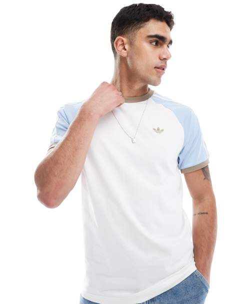 adidas Originals – Biało-niebieski T-shirt z kontrastowym wykończeniem - view 1