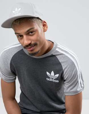 casquette plate adidas