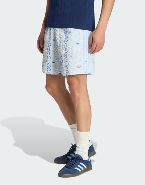 adidas Originals – Blå, mönstrade shorts i bäckebölja - view 1