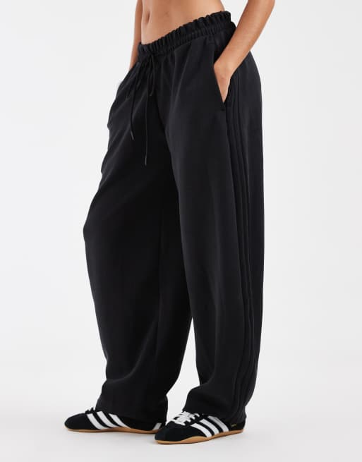 adidas Originals bløde barrel-bukser i sort, 4 af 5