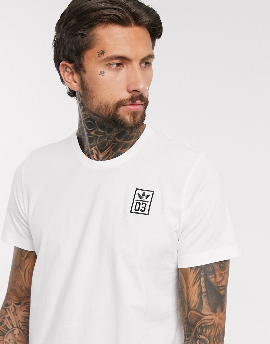 Adidas Originals - Bodega - T-shirt con logo a trifoglio ricamato bianca-Bianco