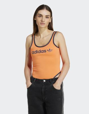 adidas Originals - Body in Semi Solar Orange mit linearem Logo