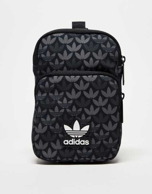 adidas Originals - Borsa da concerto nera con monogrammi