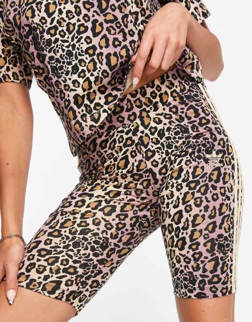 adidas Originals – Brązowe krótkie legginsy we wzór w cętki