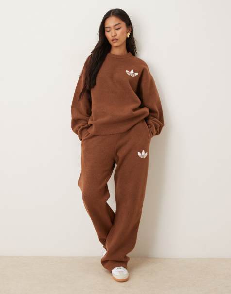 adidas Originals – Brązowy zestaw dzianinowy: sweter i joggersy - view 1