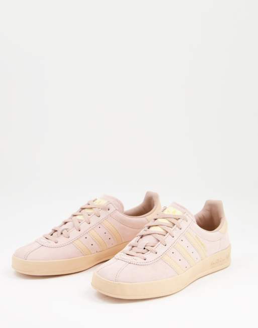 Dusty pink 2025 adidas sneakers