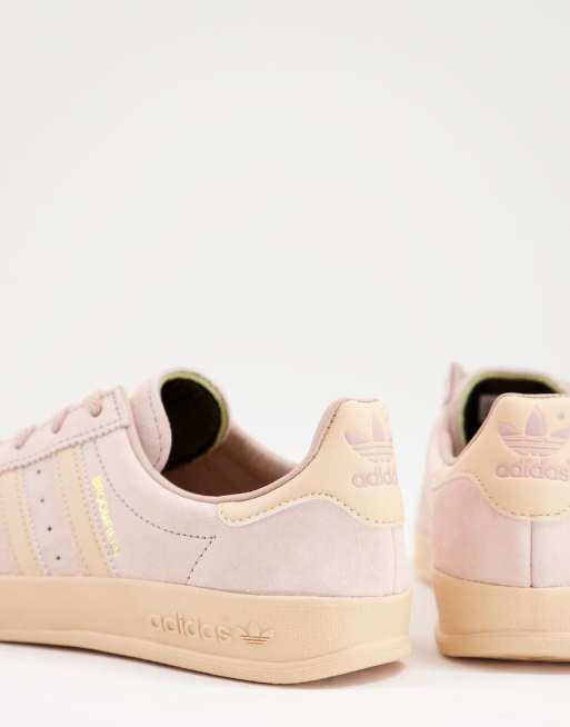 Dusty pink 2025 adidas sneakers