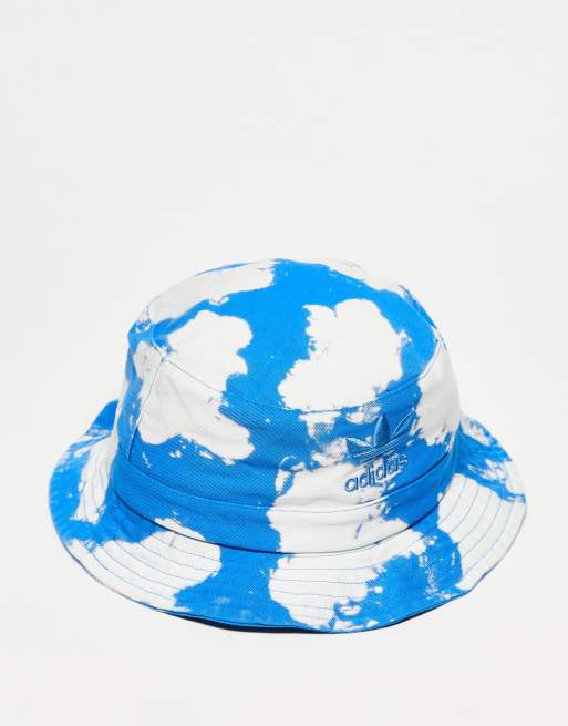 Hesje tennis passend adidas Originals bucket hat in blue and white cloud print | ASOS