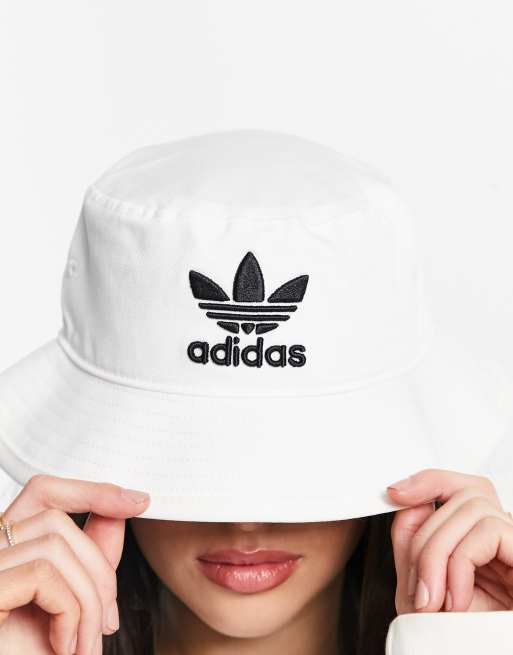 Adidas originals best sale bucket hat white