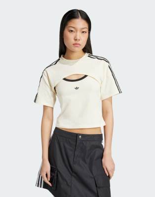 adidas Originals - Cali - T-Shirt in Creme und Schwarz mit Zierausschnitt-Weiß