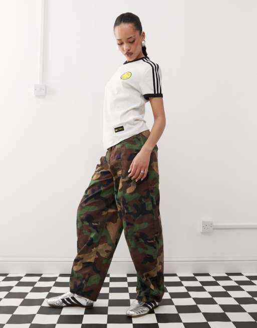【Adidas コリア】 Originals Cali T-Shirt adidas Originals Cali t-shirt in collegiate green | ASOS