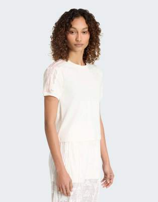 adidas Originals - Cali - T-Shirt in Wollweiß mit Spitze