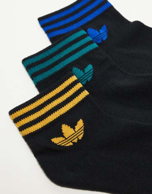 adidas Originals Calzini alla caviglia con trifoglio color nero verde azzurro giallo e blu