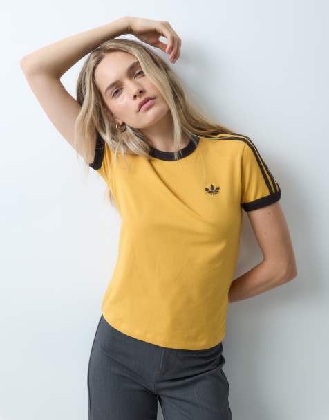 adidas Originals - camiseta slim fit de 3 rayas en amarillo y marrón - view 1