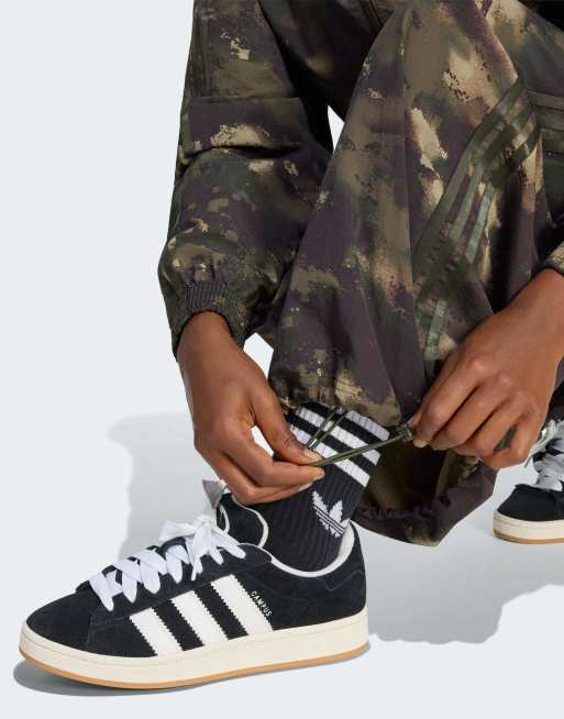 adidas Originals Camouflage adilenium Trainingshose in Night Cargo / Aurora Coffee, 2 von 5