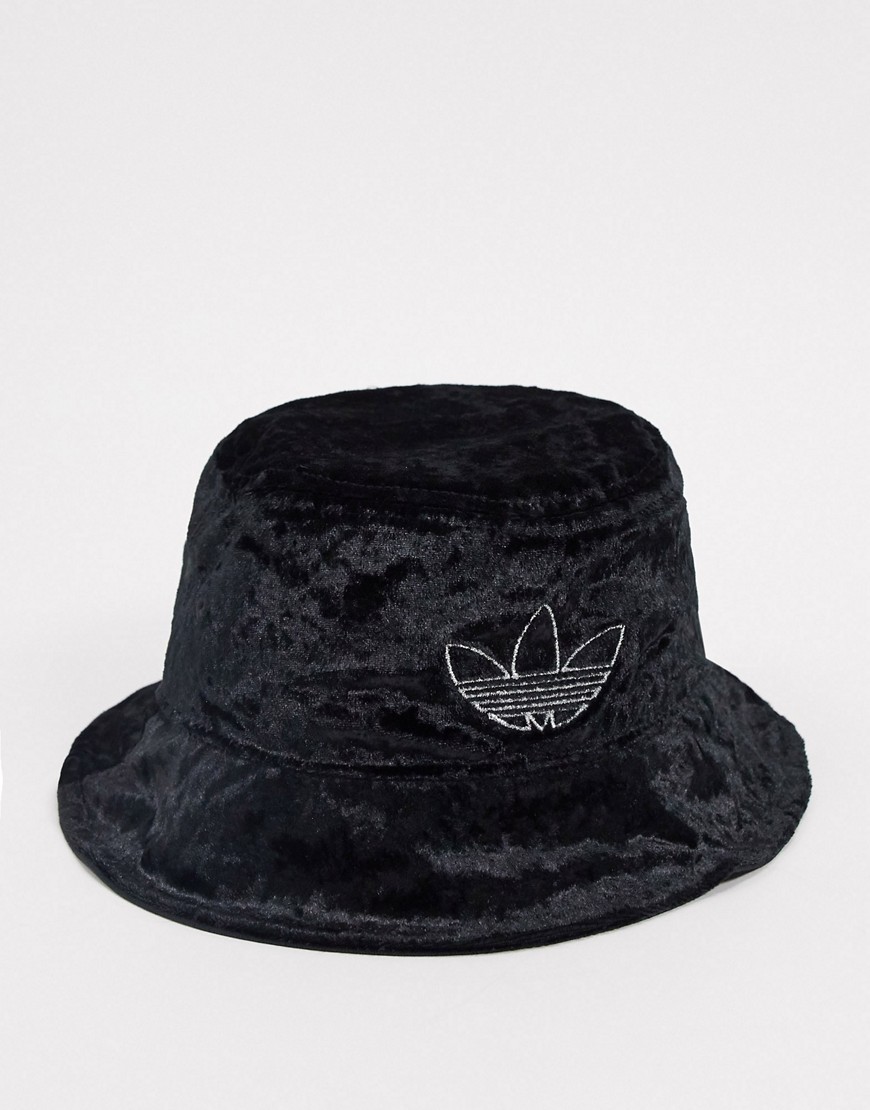 adidas Originals - Cappello da pescatore in velluto nero con trifoglio