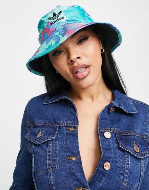 adidas Originals - Cappello da pescatore tie-dye con logo