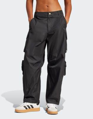 adidas Originals - Cargohose in Schwarz