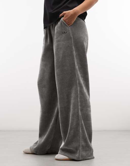 adidas Originals chenillebyxor i grått, 2 av 5