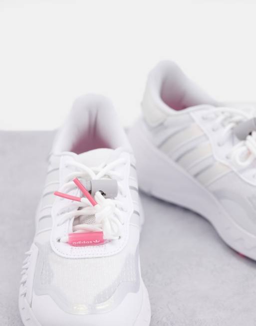 adidas Originals Choigo sneakers in white and pink | ASOS